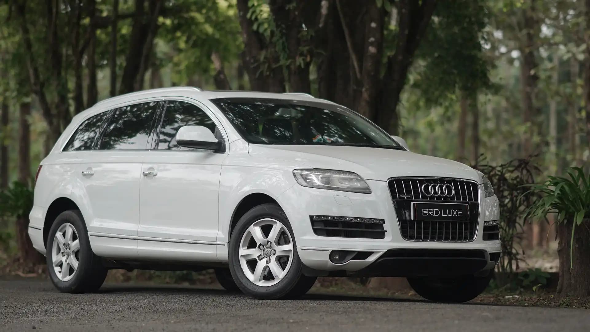 Executive Sedans chauffeur-driven fleet rental in Kerala